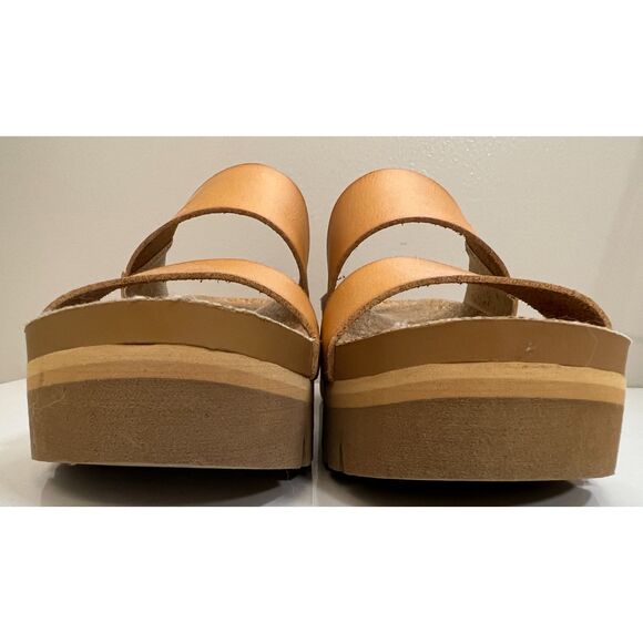 Reef Cushion Vista Hi sandals. Size 8.5(W). - Picture 2 of 8